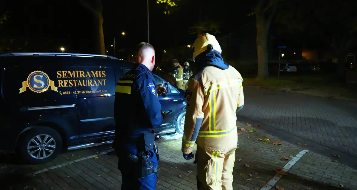 Getuigen en politie voorkomen grote schade bij voertuigbrand - Foto 2