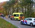 Auto gekanteld na aanrijding met boom