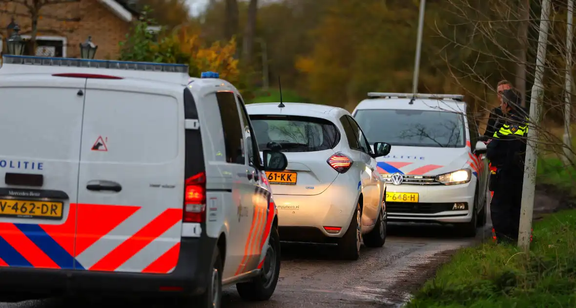 Telefoonwinkel overvallen door gewapende overvallers - Foto 7