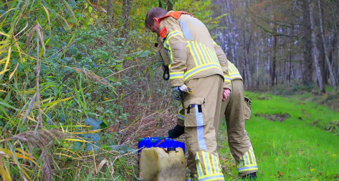 Vier vaten met chemisch afval aangetroffen - Foto 11