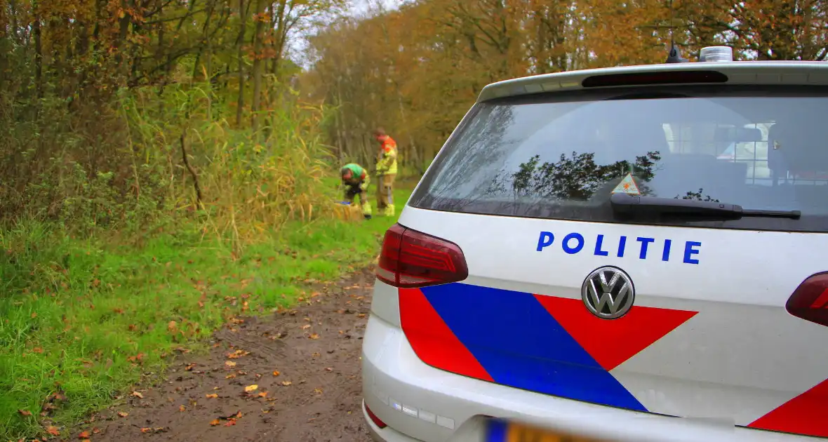 Vier vaten met chemisch afval aangetroffen - Foto 13