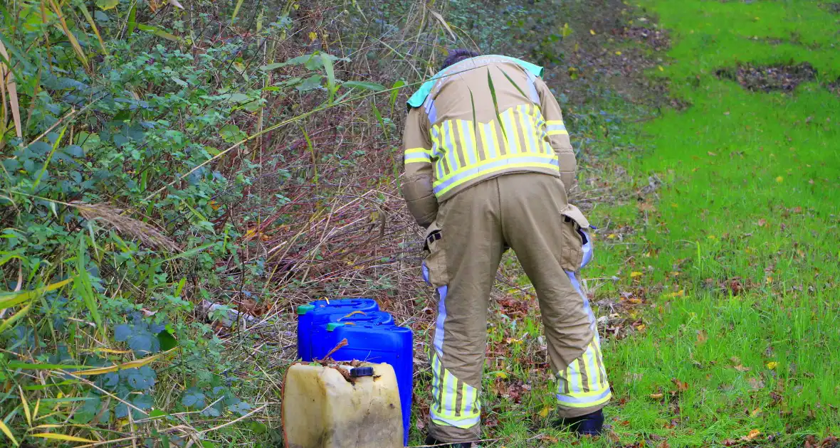 Vier vaten met chemisch afval aangetroffen - Foto 7