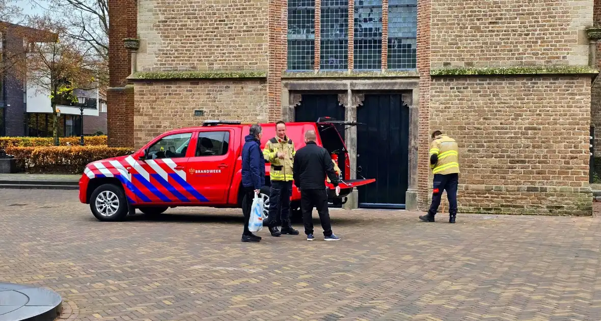 Brandweer verleend eerste hulp na vechtpartij - Foto 2