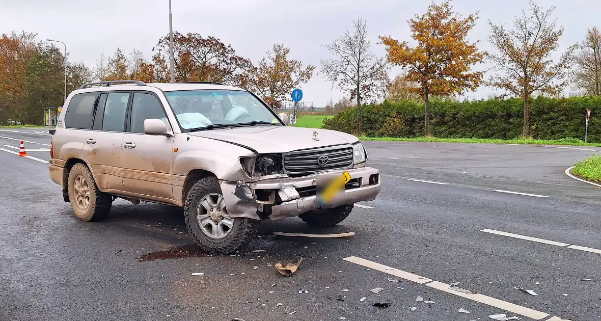 Verkeer loopt vertraging op na aanrijding - Foto 2