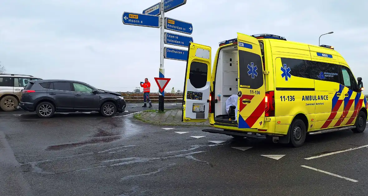 Verkeer loopt vertraging op na aanrijding - Foto 5