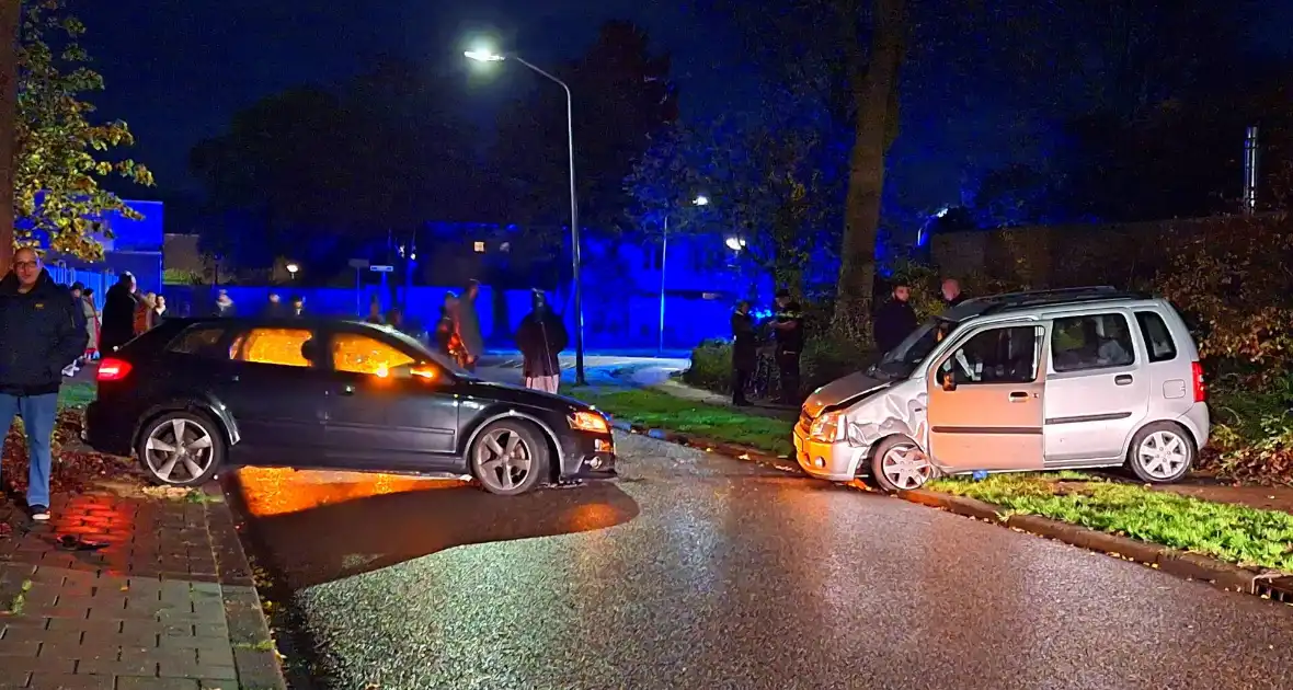 Bestuurder slaat op de vlucht na aanrijding met gewonde