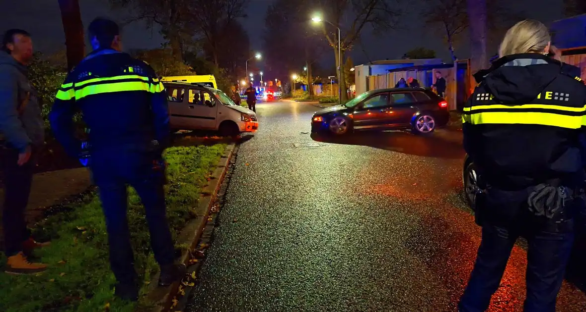 Bestuurder slaat op de vlucht na aanrijding met gewonde - Foto 4