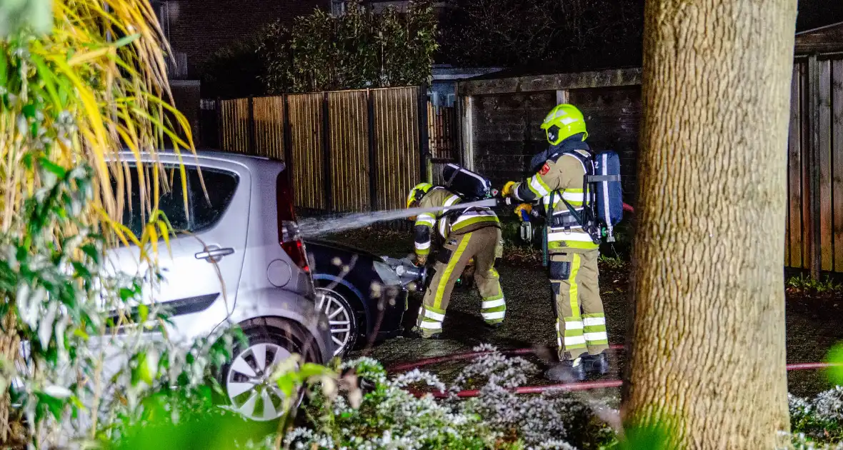 Geparkeerde auto uitgebrand in nachtelijke uren - Foto 6