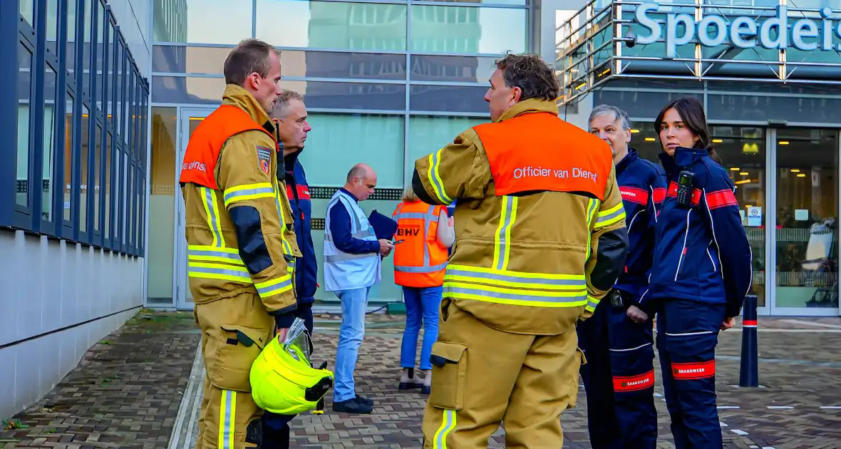 Brandlucht in ziekenhuis door kortsluiting - Foto 1