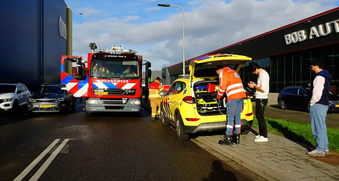 Brandweer ingezet voor rokende auto na ongeval