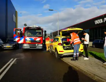 Brandweer ingezet voor rokende auto na ongeval