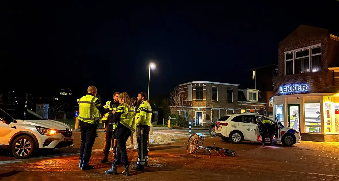 Fietser, scooterrijder en automobilist in botsing - Foto 17