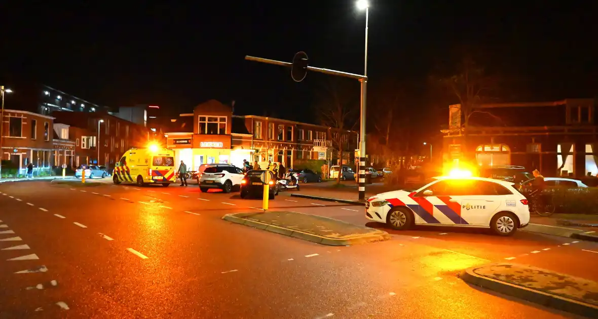 Fietser, scooterrijder en automobilist in botsing - Foto 2