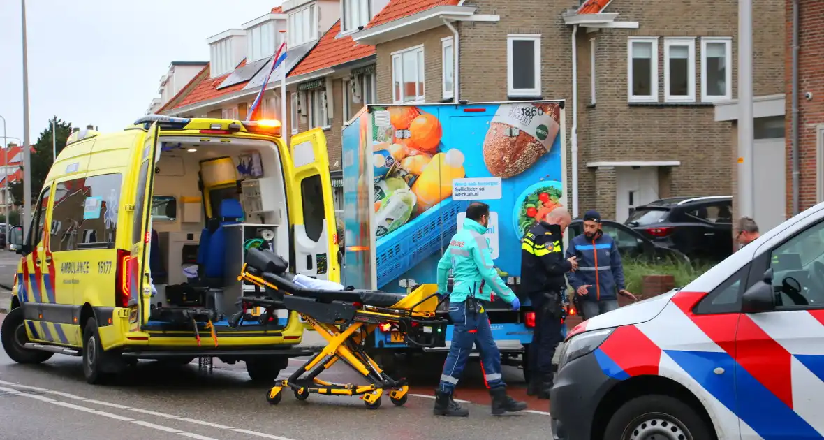 Fietser geschept door supermarkt bezorger