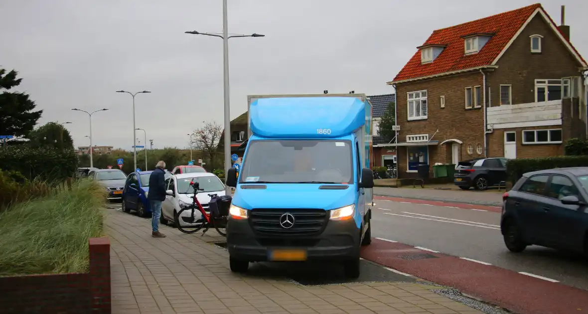 Fietser geschept door supermarkt bezorger - Foto 1