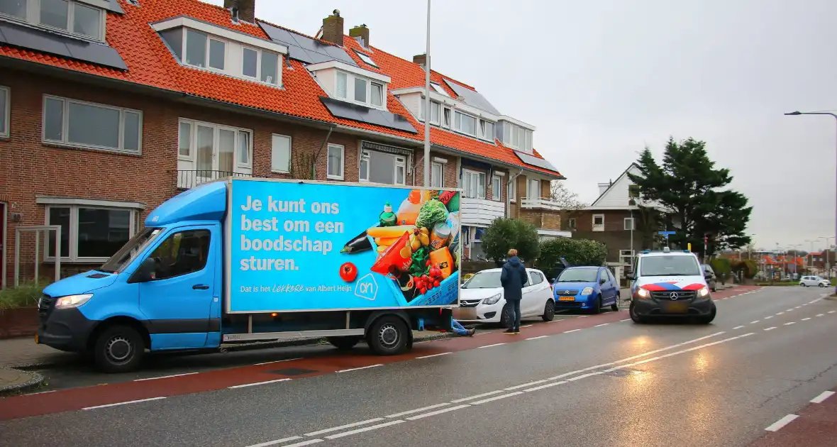 Fietser geschept door supermarkt bezorger - Foto 2