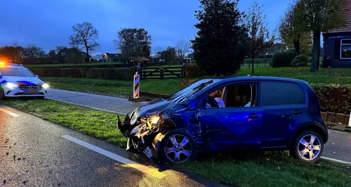 Weg bezaaid met voertuigen - Foto 6