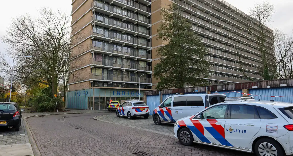 Persoon zwaargewond na val van grote hoogte