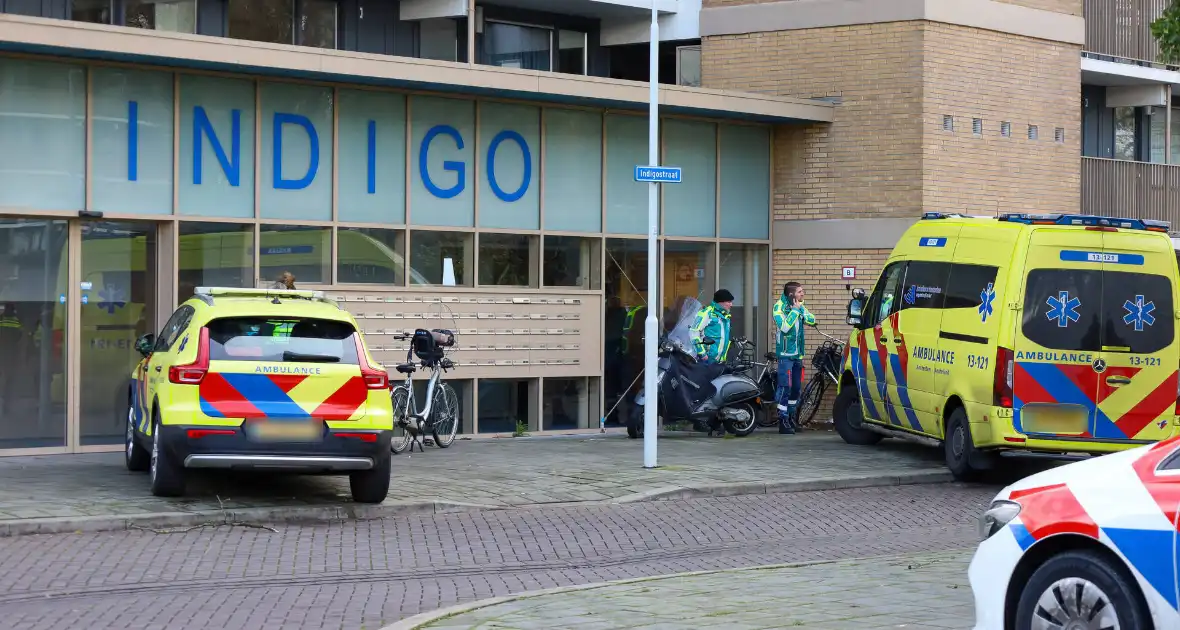 Persoon zwaargewond na val van grote hoogte - Foto 3