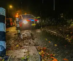 Scooterrijder gewond bij botsing tegen verkeerspaal