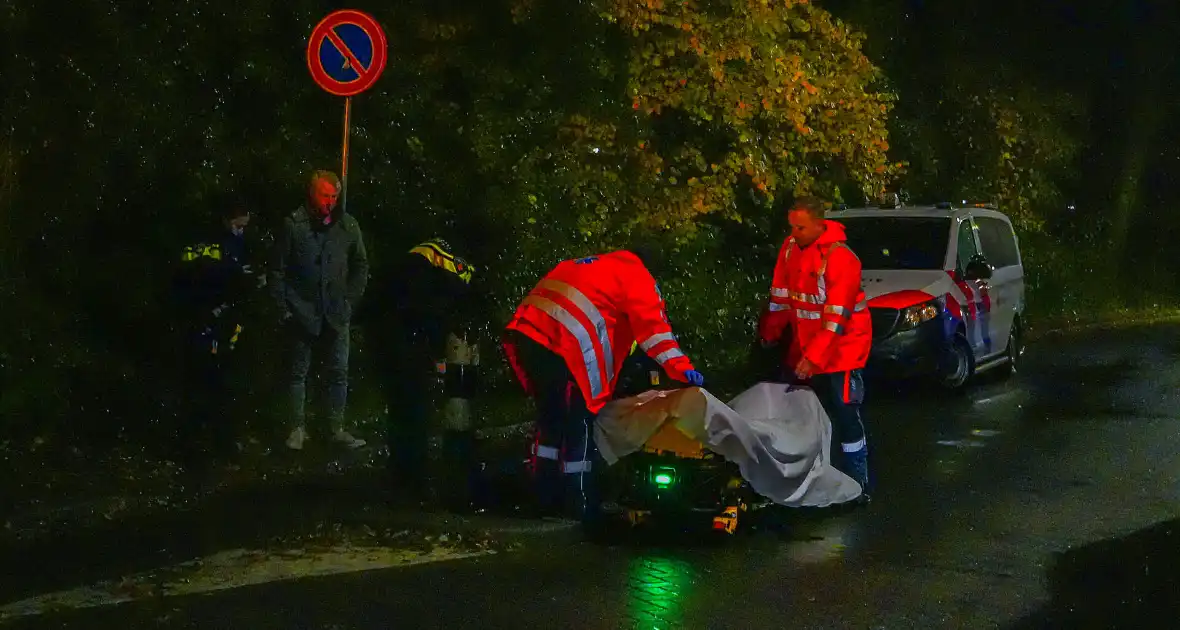 Scooterrijder gewond bij botsing tegen verkeerspaal - Foto 2