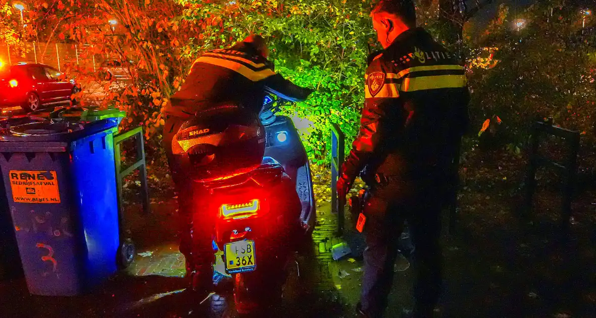 Scooterrijder gewond bij botsing tegen verkeerspaal - Foto 4