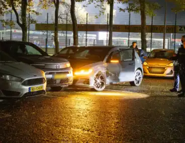 Vuurwapen gezien bij botsingen op parkeerterrein