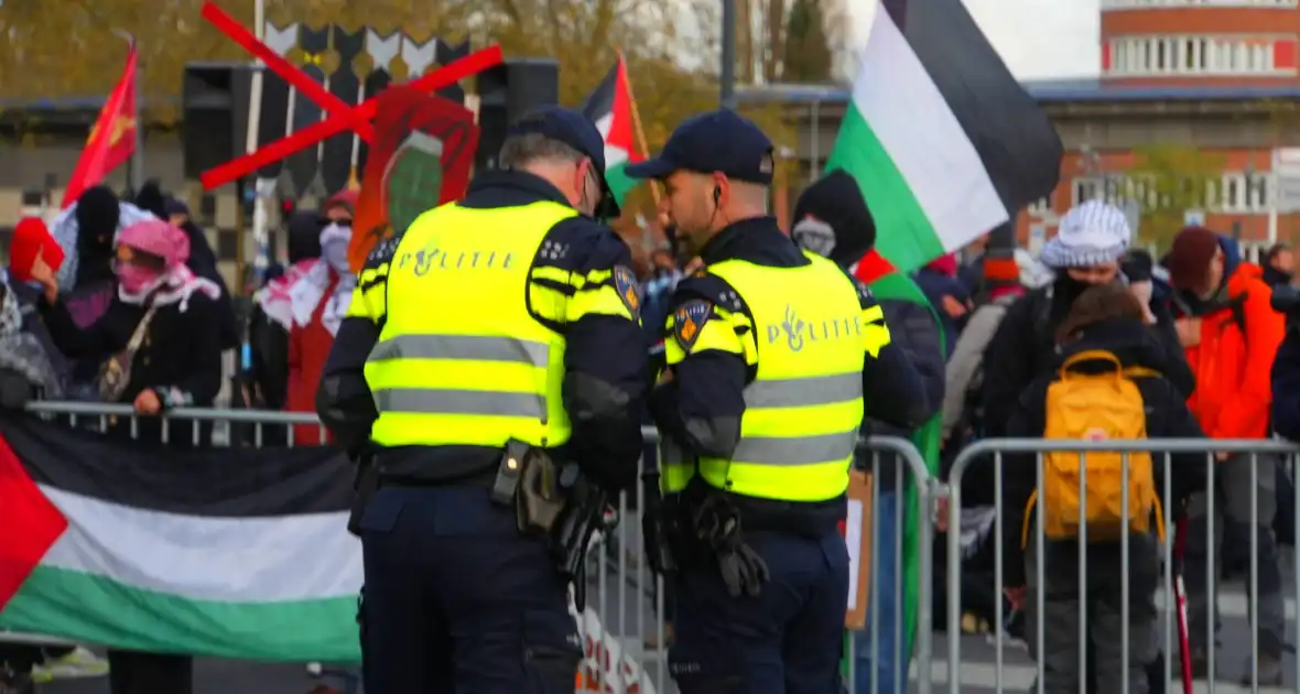 Meerdere aanhouding bij wapenbeurs Ahoy - Foto 1