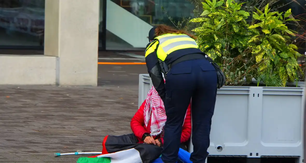 Meerdere aanhouding bij wapenbeurs Ahoy - Foto 5