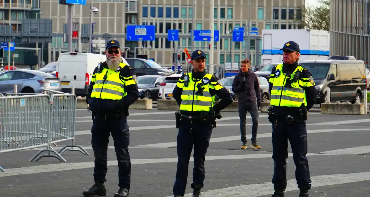 Meerdere aanhouding bij wapenbeurs Ahoy - Foto 6