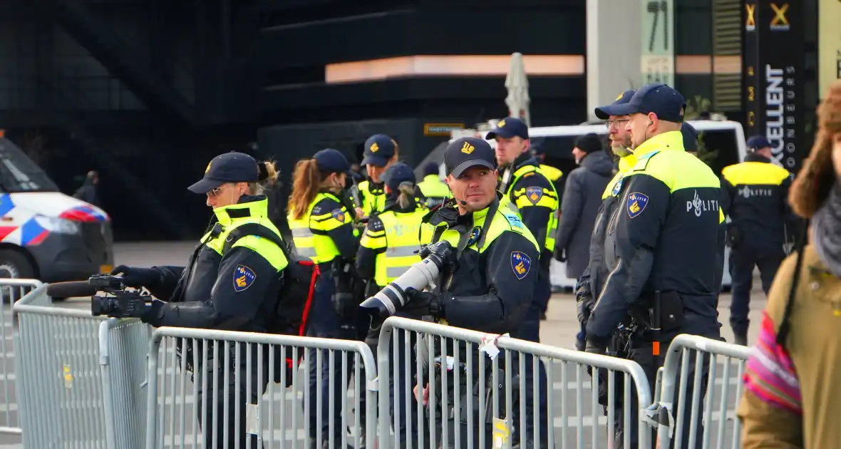 Meerdere aanhouding bij wapenbeurs Ahoy - Foto 7