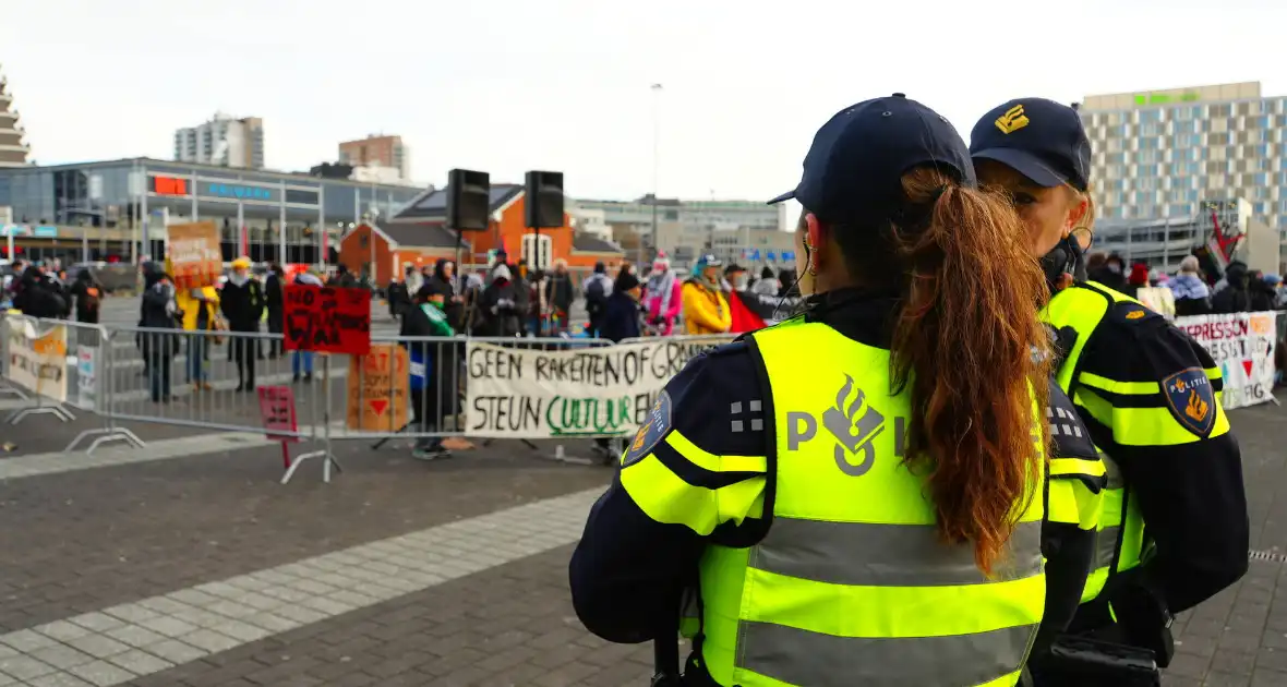 Meerdere aanhouding bij wapenbeurs Ahoy - Foto 8