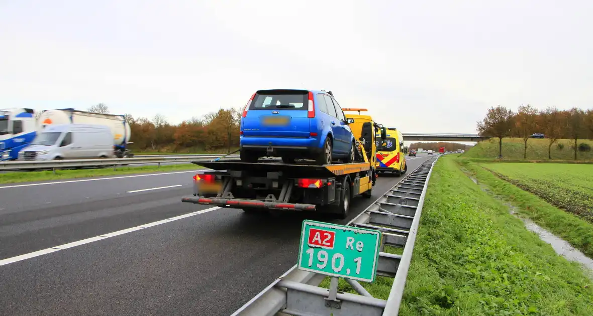 Rijstrook afgesloten door ongeval - Foto 2