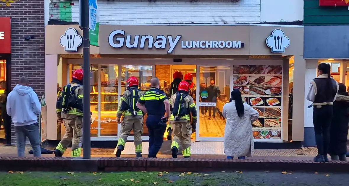 Brand in afvoerpijp van lunchroom - Foto 2