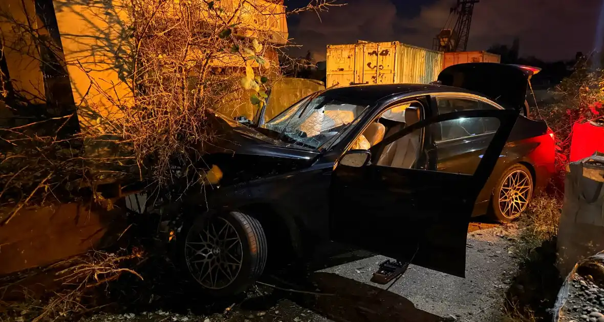 Automobilist slaat op de vlucht na botsing - Foto 1