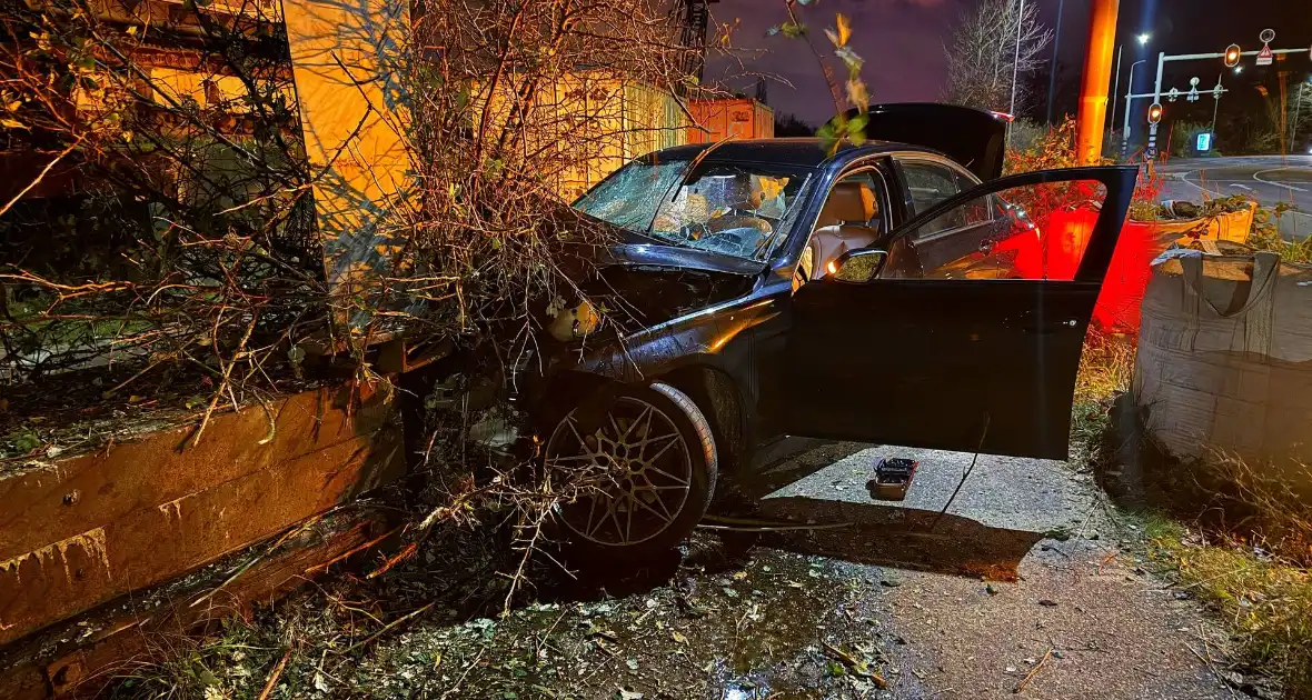 Automobilist slaat op de vlucht na botsing - Foto 2