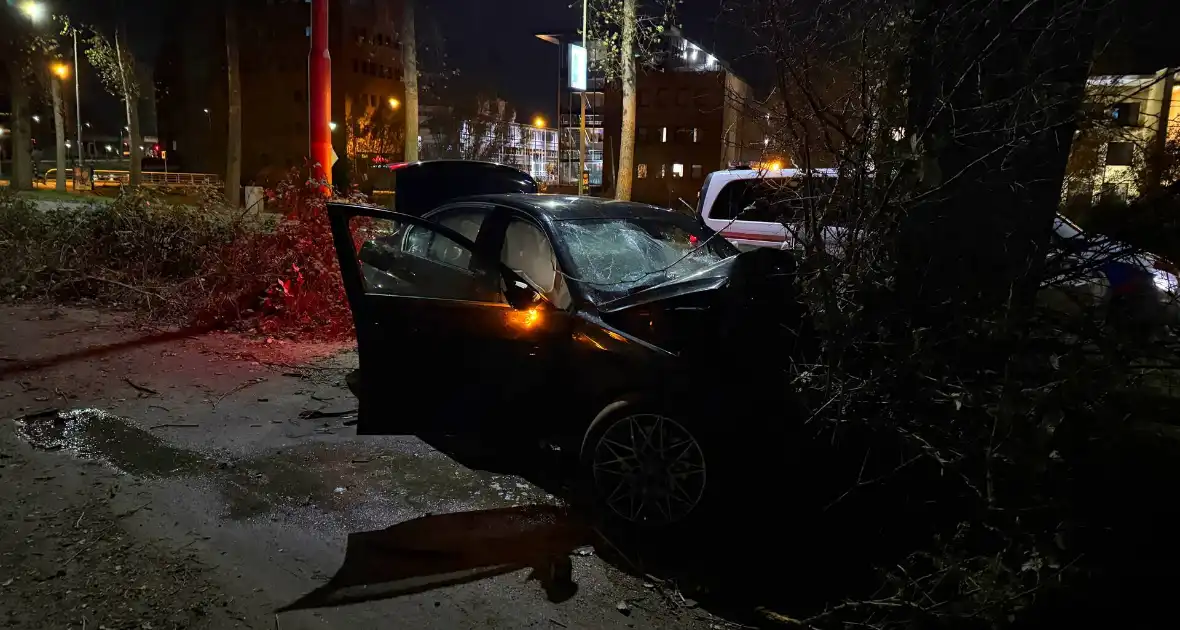 Automobilist slaat op de vlucht na botsing - Foto 3