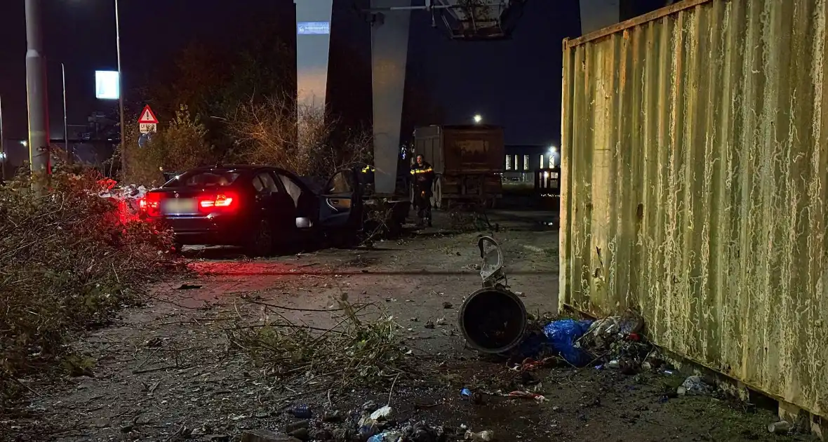 Automobilist slaat op de vlucht na botsing - Foto 5