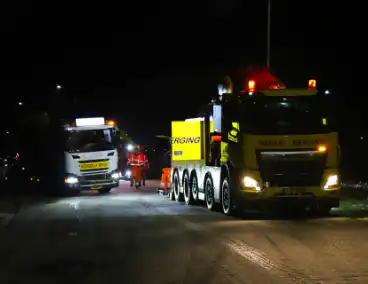 Snelweg afgesloten door gevaarlijke ijsplaten