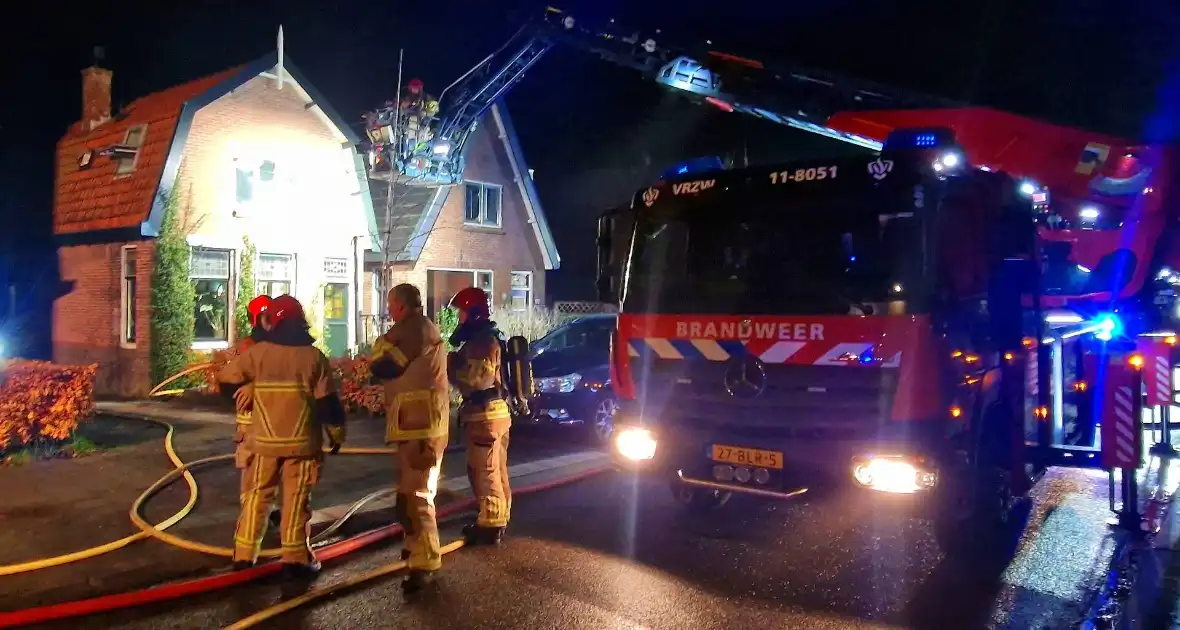 Oudere bewoner verlaat optijd brandende woning - Foto 6