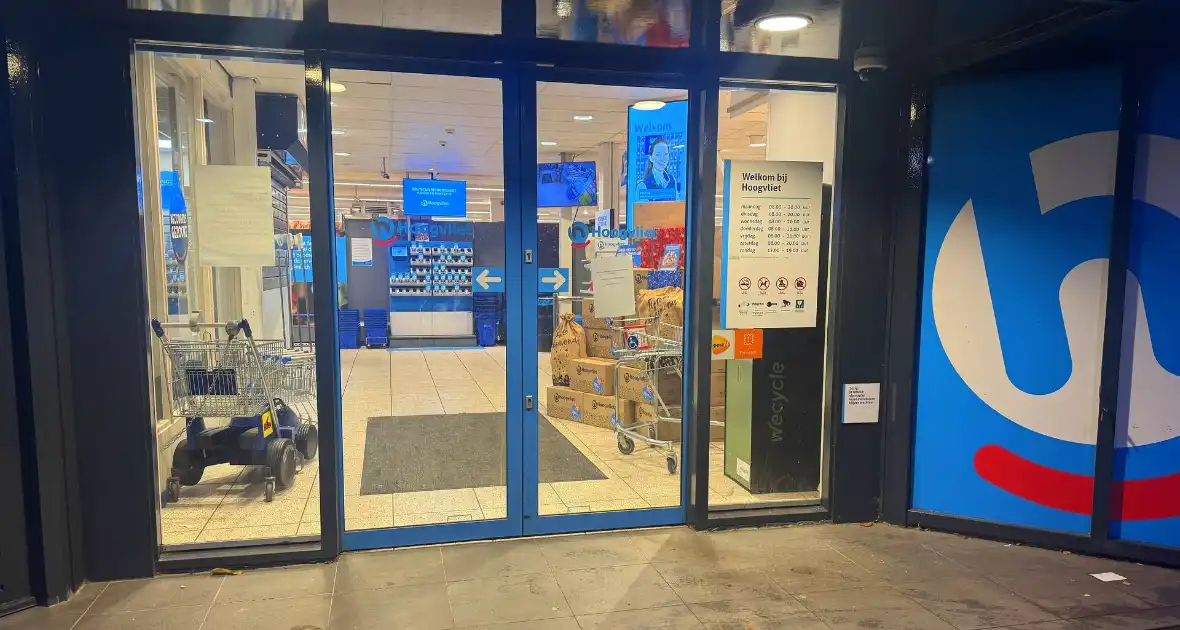 Veel politie-inzet bij overval op supermarkt - Foto 2