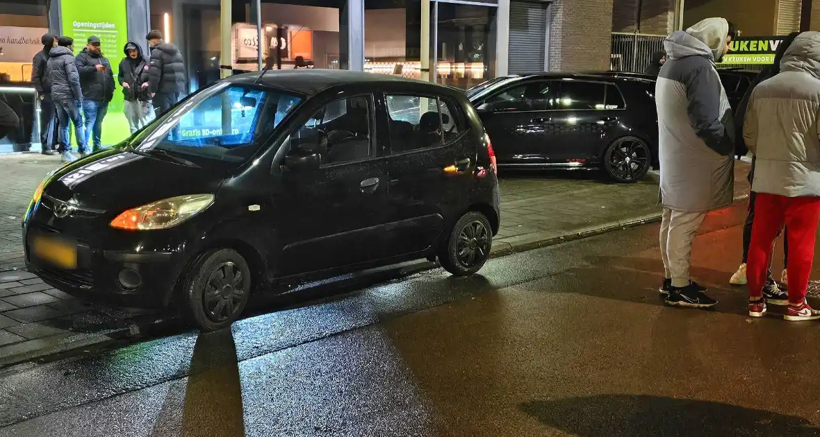 Drie auto's betrokken bij kettingbotsing, inzittenden ongedeerd - Foto 1