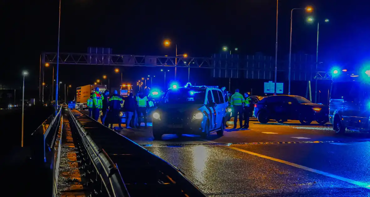 Voetganger aangereden op snelweg - Foto 12