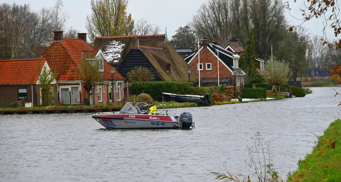 Politie doet onderzoek naar een lijkvinding - Foto 2