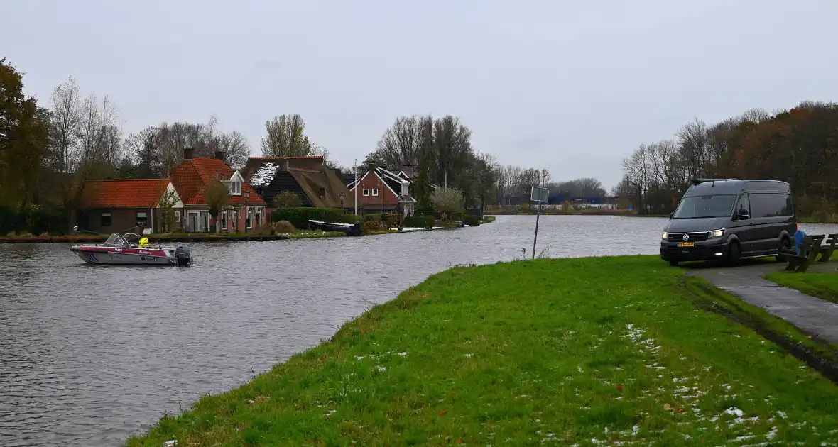 Politie doet onderzoek naar een lijkvinding - Foto 4