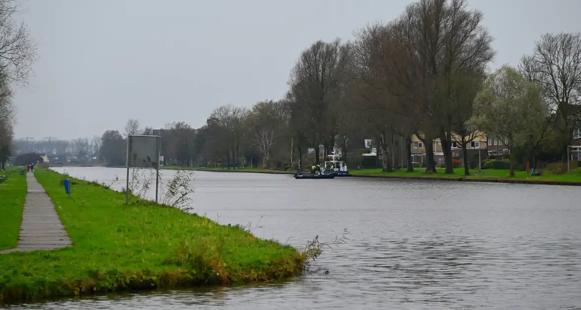 Politie doet onderzoek naar een lijkvinding - Foto 6