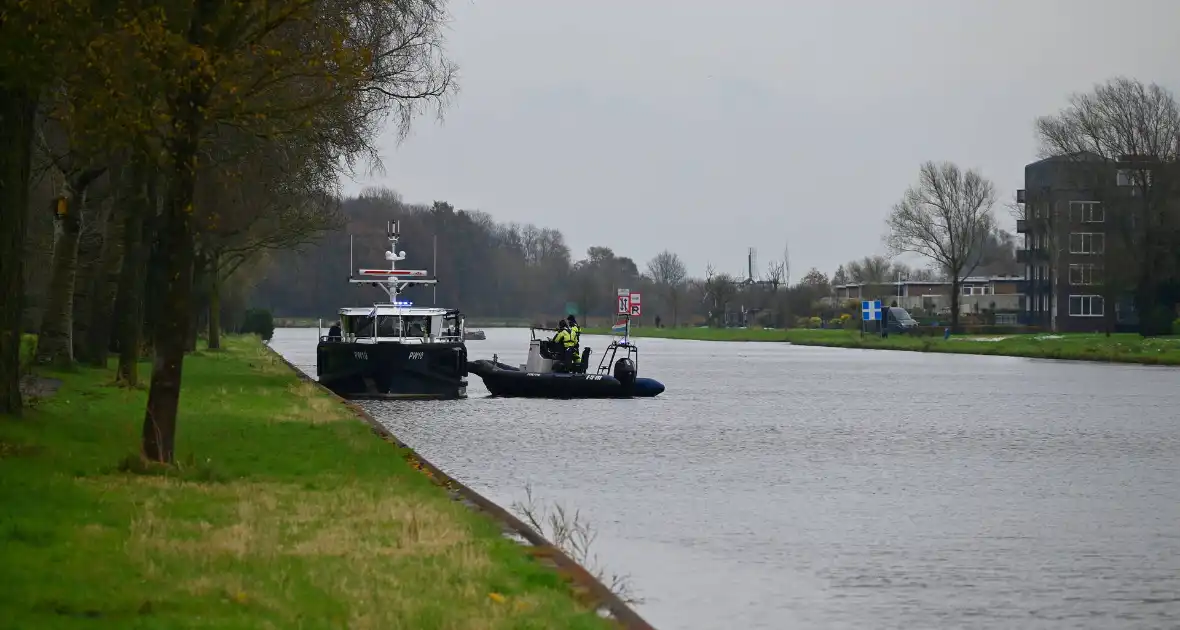 Politie doet onderzoek naar een lijkvinding - Foto 7