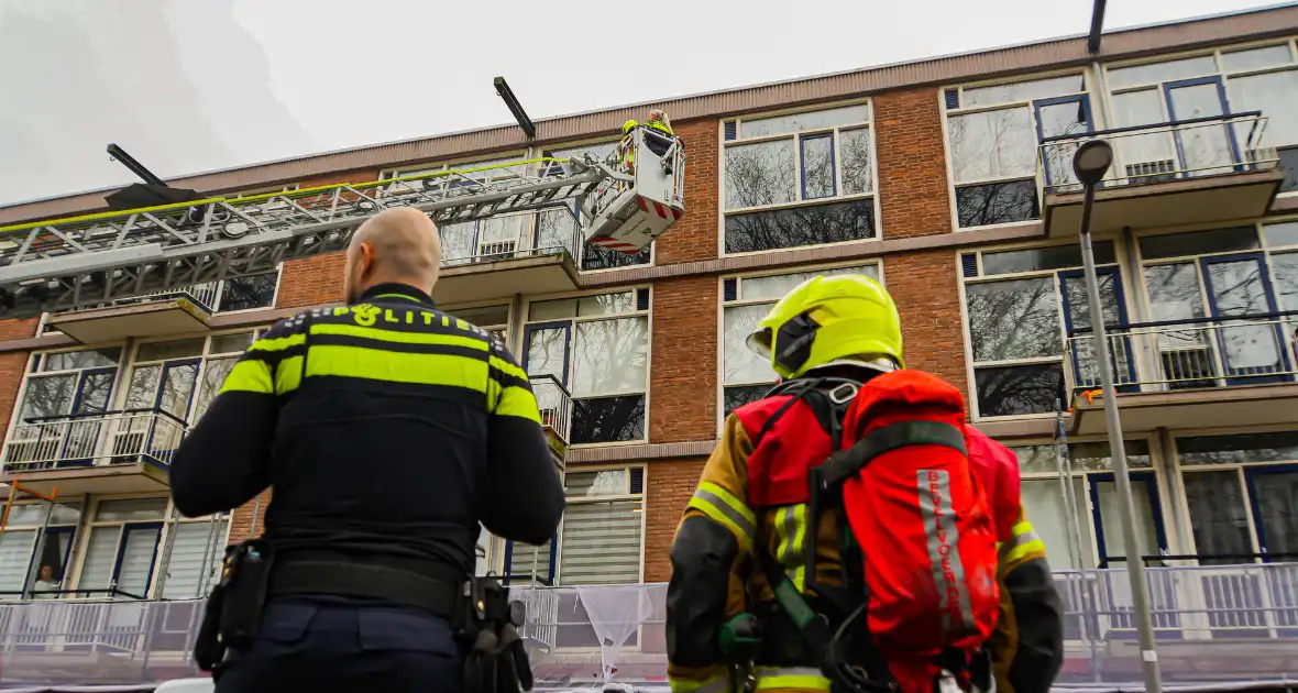 Brandweer onderzoekt benzine lucht en treft lekkende scooter aan - Foto 3