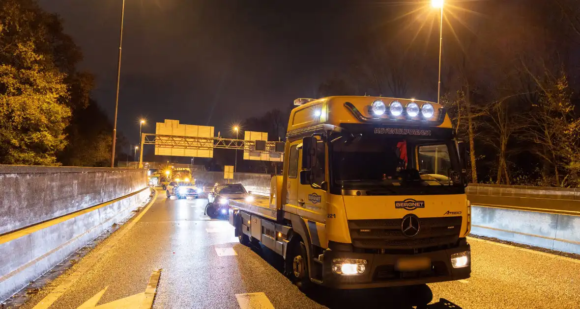 Ongeval met voertuig Rijkswaterstaat tijdens afsluiten - Foto 11