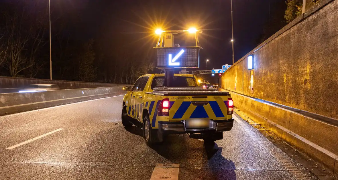 Ongeval met voertuig Rijkswaterstaat tijdens afsluiten - Foto 8